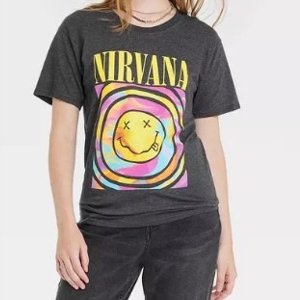Nirvana Graphic T-Shirt in Gray size large